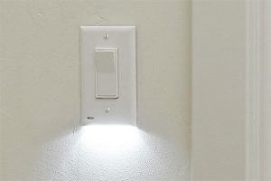A nightlight and switch all-in-one
