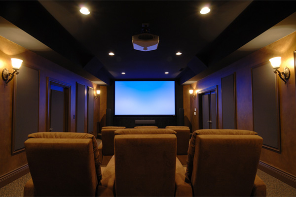 Read more about the article Why you should hire a professional for home theater installation