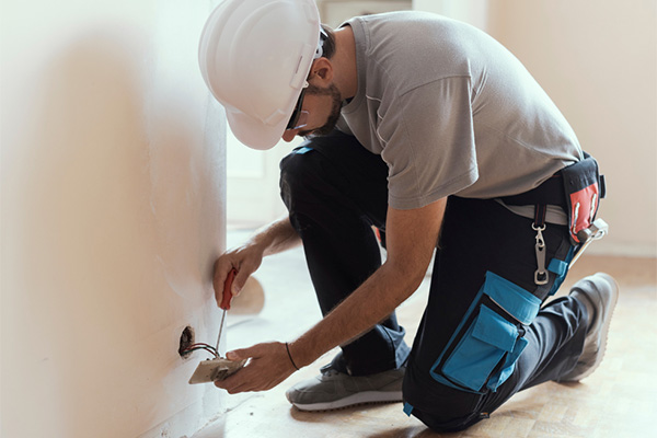 Read more about the article Thinking about DIY electrical work? Read this first!